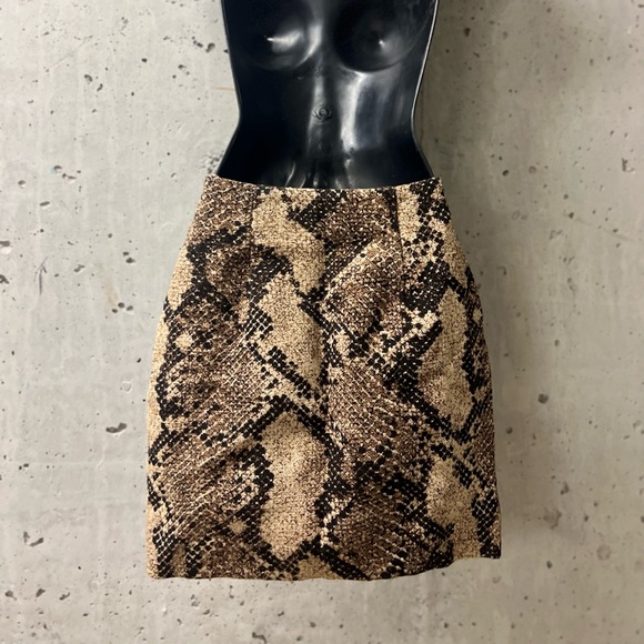 Snake Skin print mini skirt - Picture 4 of 4